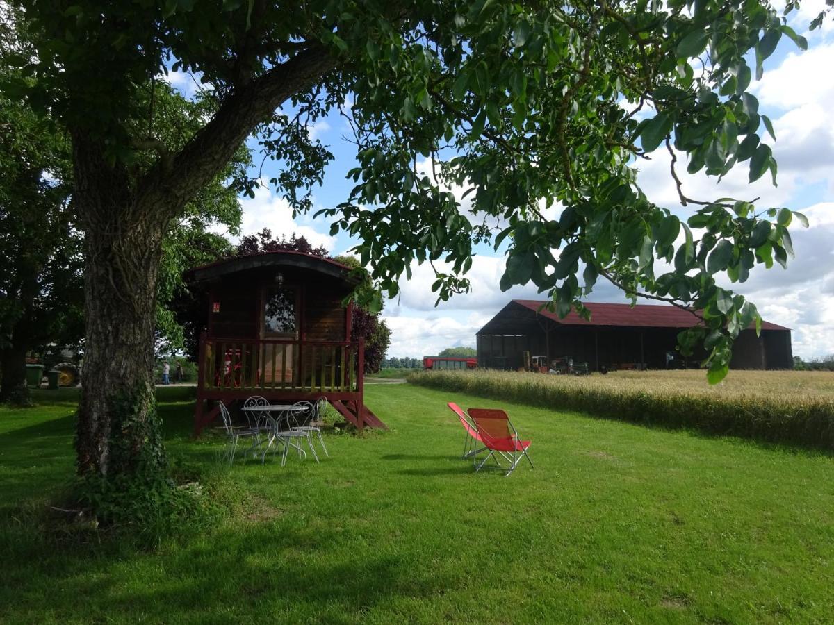 La Ferme De L'Isle Et Sa Roulotte Bed & Breakfast Avaray ภายนอก รูปภาพ