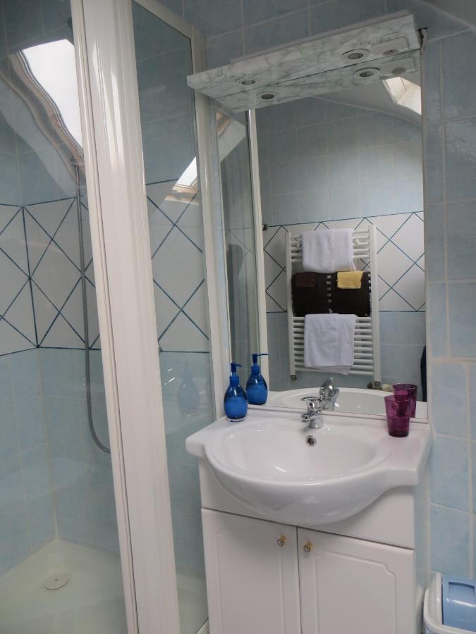 La Ferme De L'Isle Et Sa Roulotte Bed & Breakfast Avaray ภายนอก รูปภาพ