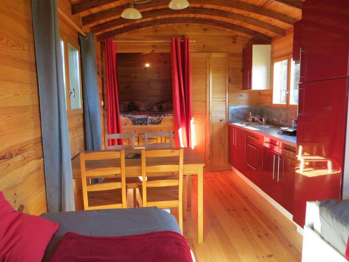 La Ferme De L'Isle Et Sa Roulotte Bed & Breakfast Avaray ภายนอก รูปภาพ