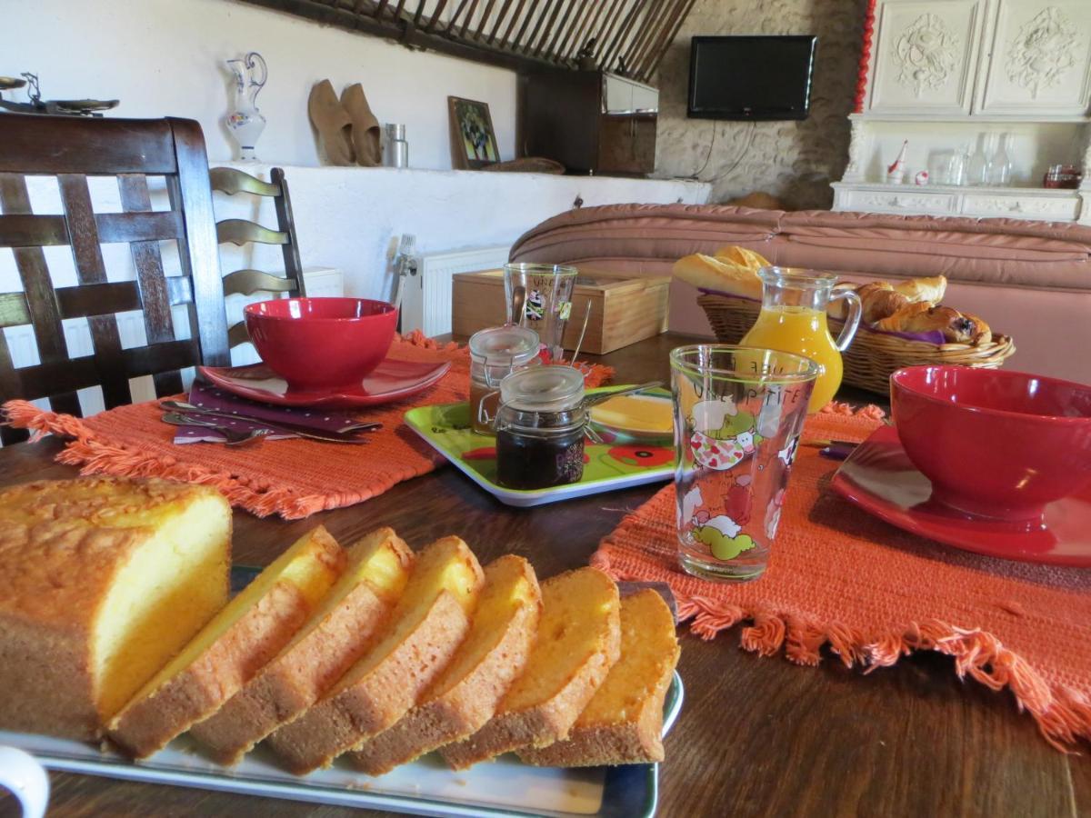 La Ferme De L'Isle Et Sa Roulotte Bed & Breakfast Avaray ภายนอก รูปภาพ