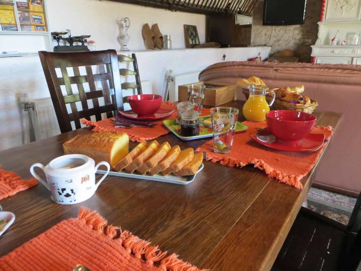 La Ferme De L'Isle Et Sa Roulotte Bed & Breakfast Avaray ภายนอก รูปภาพ