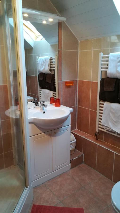 La Ferme De L'Isle Et Sa Roulotte Bed & Breakfast Avaray ภายนอก รูปภาพ
