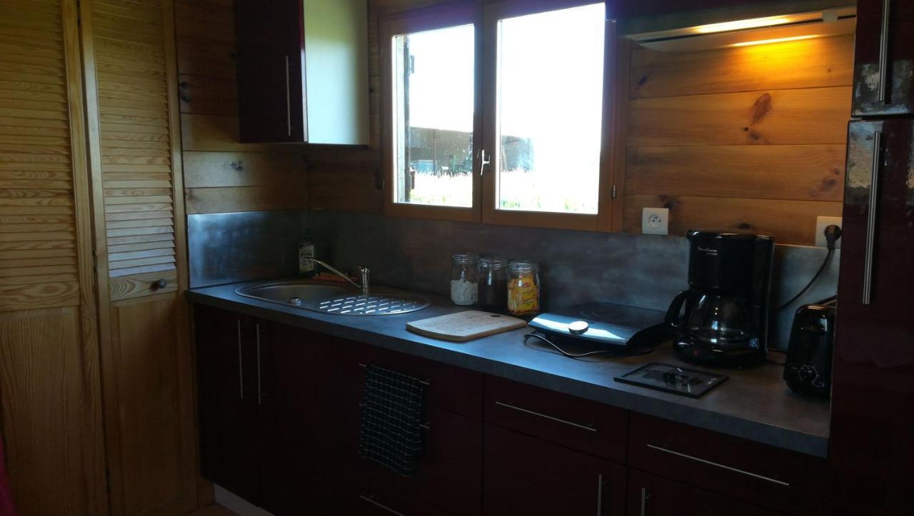 La Ferme De L'Isle Et Sa Roulotte Bed & Breakfast Avaray ภายนอก รูปภาพ