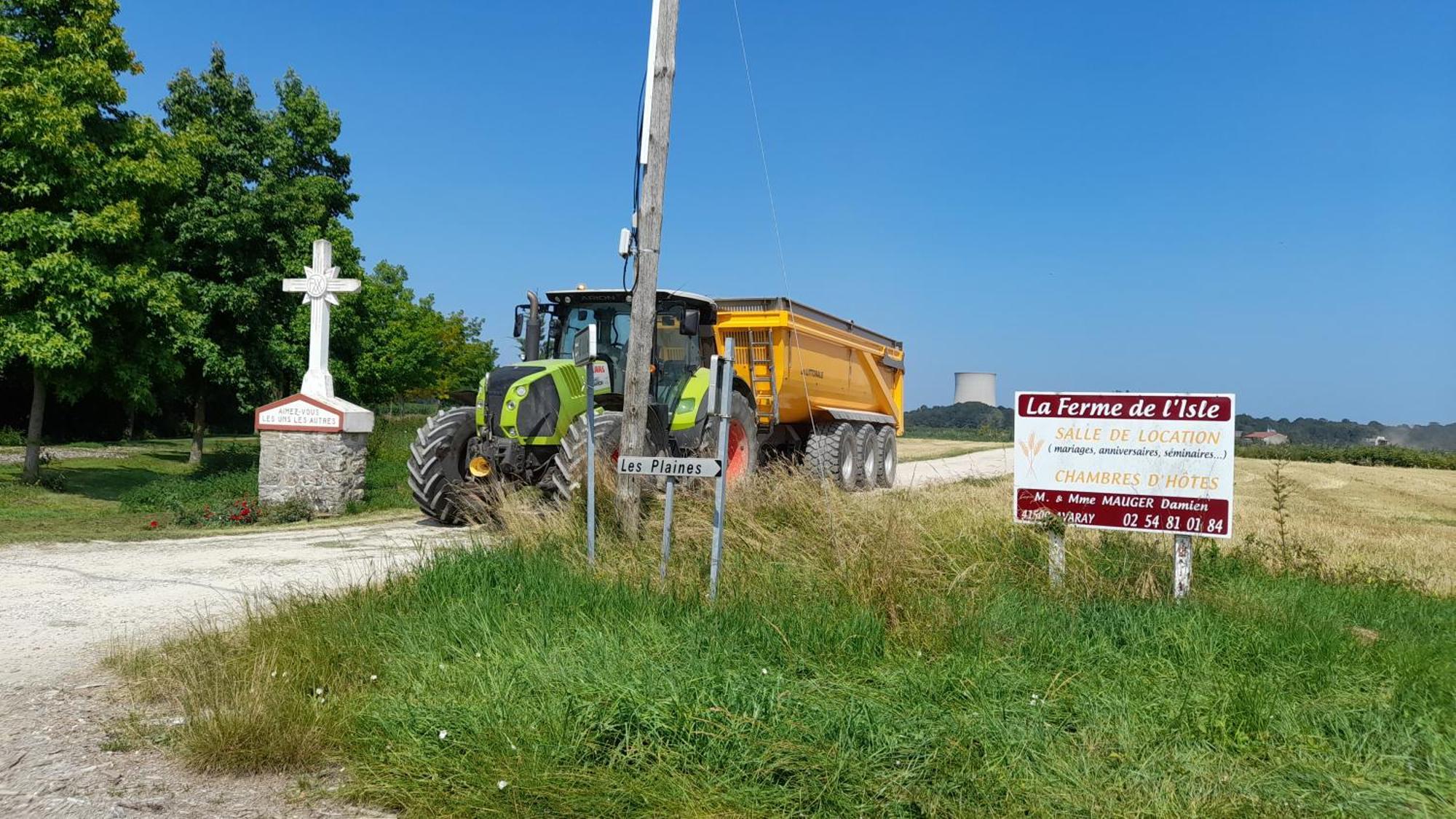 La Ferme De L'Isle Et Sa Roulotte Bed & Breakfast Avaray ภายนอก รูปภาพ