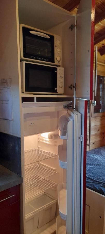 La Ferme De L'Isle Et Sa Roulotte Bed & Breakfast Avaray ภายนอก รูปภาพ