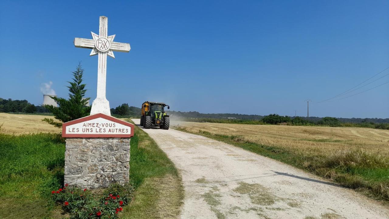 La Ferme De L'Isle Et Sa Roulotte Bed & Breakfast Avaray ภายนอก รูปภาพ